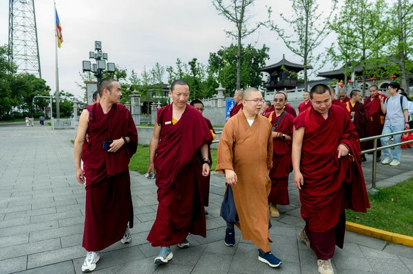 中国藏语系高级佛学院师生赴湘潭大唐兴寺湖南佛学院新校区考察座谈交流